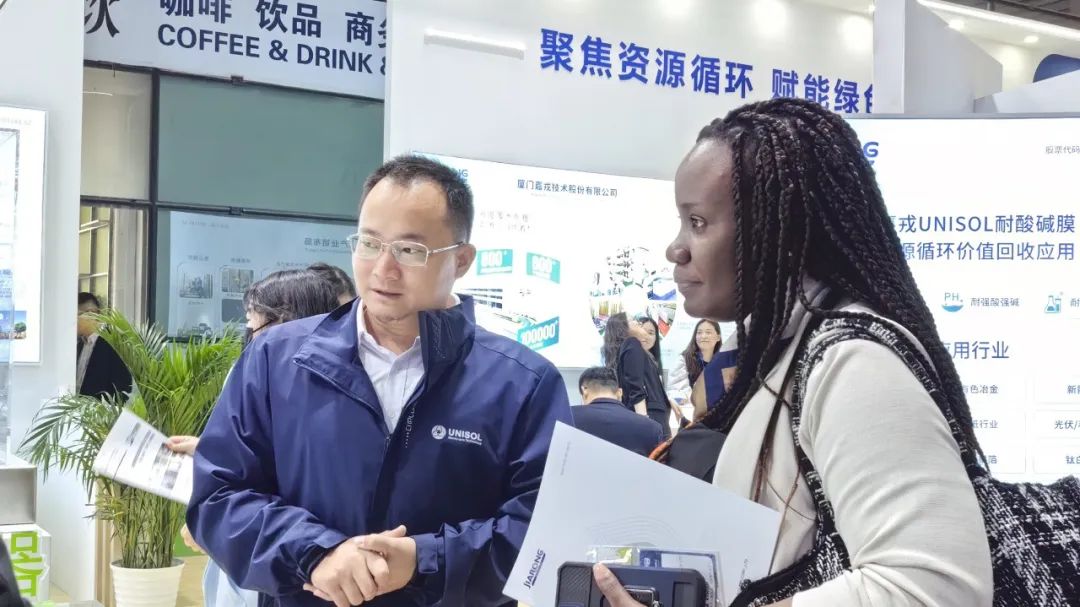 客户参观乐竞体育膜成套装备